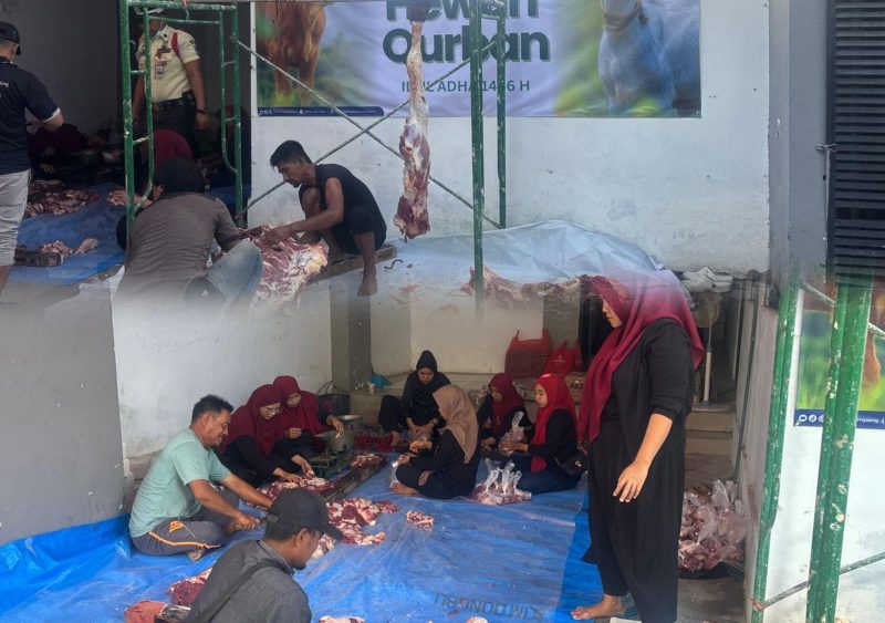 Semangat Kurban, RSUD Mohammad Zyn Pererat Tali Sosial dengan Warga Sekitar